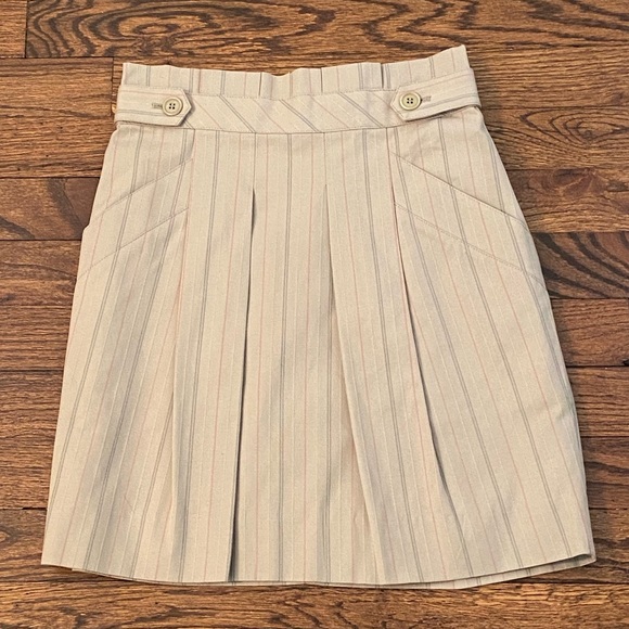 BCBGMaxAzria Stripe Skirt with Pockets and Pleats - Picture 3 of 4